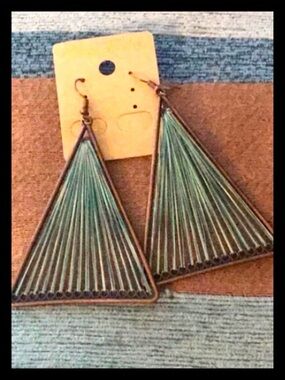 💕Bronze Geometric Triangle Drop Earrings NEW💕